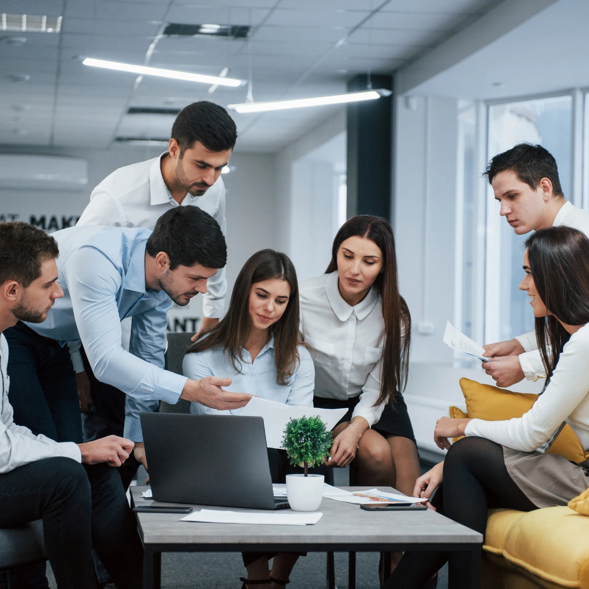 Constitución de empresas y asesoría en estructuras societarias internacionales por CGR Lawyer.
