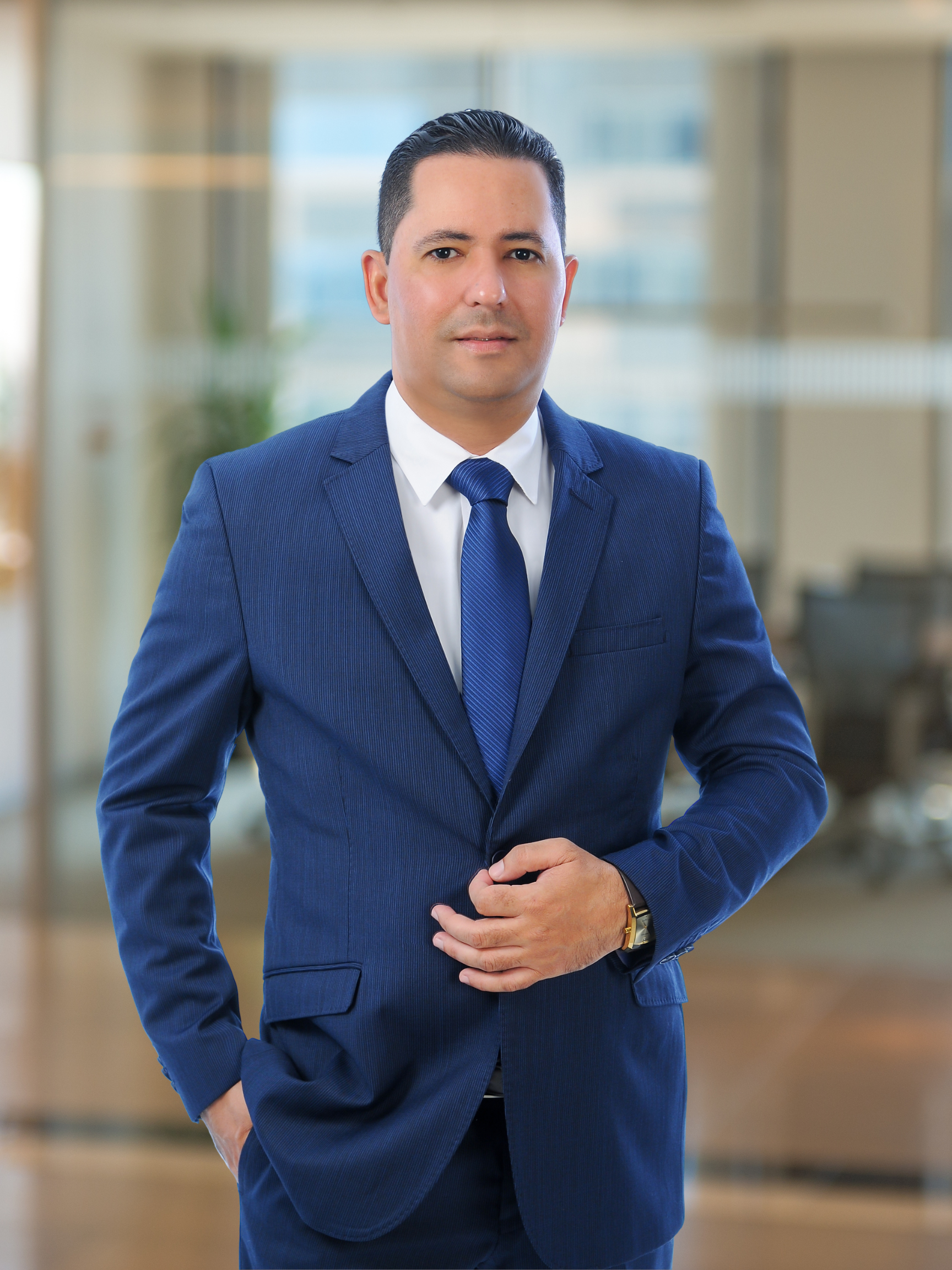 Lic. Yeronides A. De la Cruz García administrando propiedades en República Dominicana