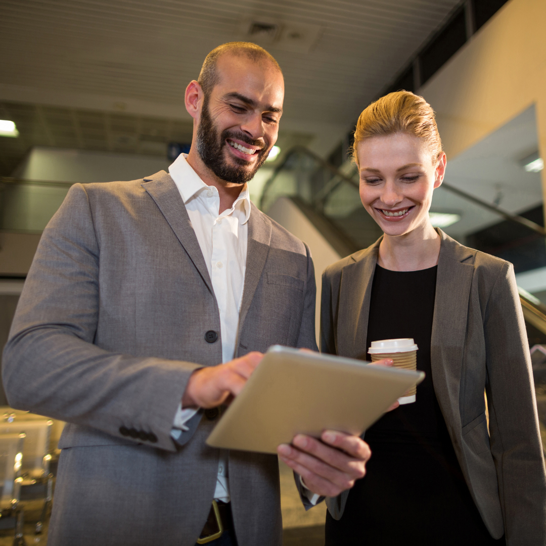 Gráfico de las 4 fases de la metodología de trabajo de GRUPO CGR LAWYER para la constitución de empresas internacionales.
